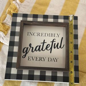 Black and White Plaid Grateful Sign